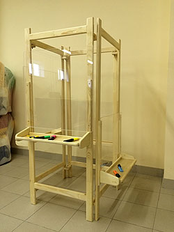 Прозрачный мольберт "Неллия" 150х110х110 см.