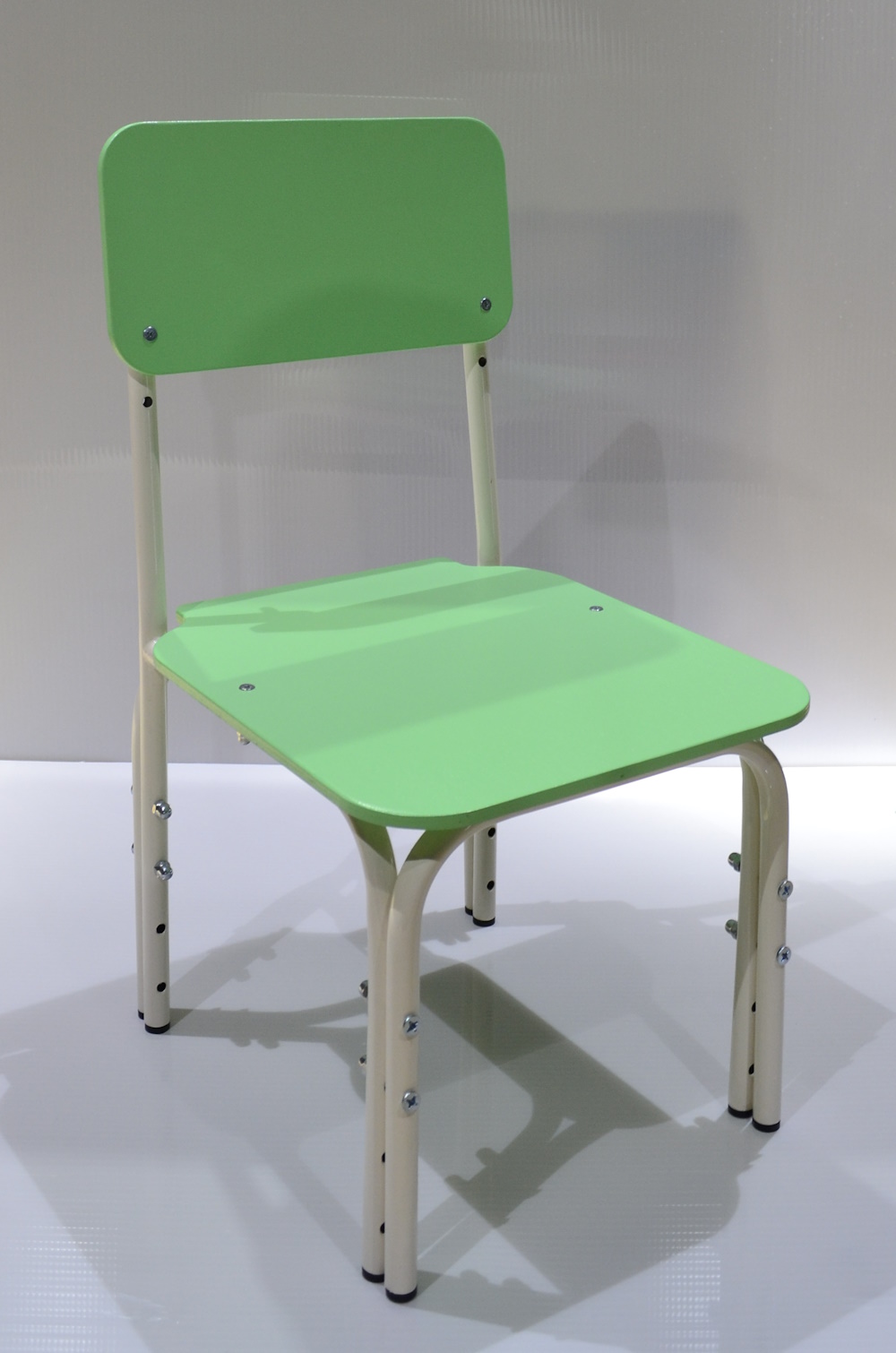 Стул детский рег. "Яшка" с рисунком 1-3 гр. высота 22 - 34 см. каркас зеленый