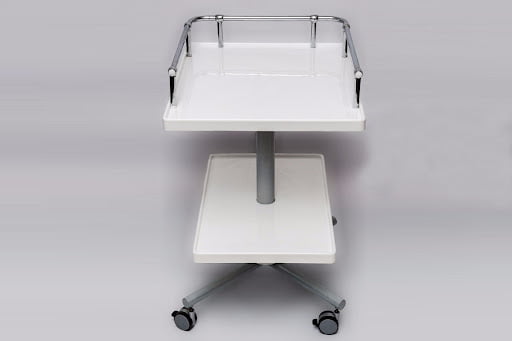 Столик процедурный Твес СПп-02 Материал столешницы: гипоаллергенный пластик. Размеры: 600*520*820мм