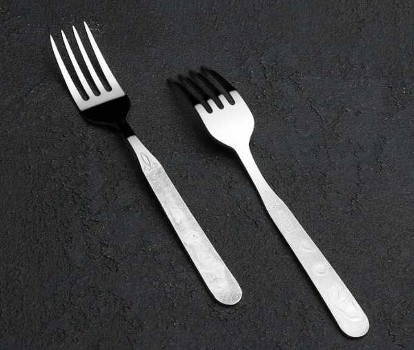 Вилка столовая детская «Колобок», толщина 1,5 мм